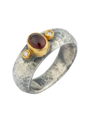 Garnet & Diamond Ring