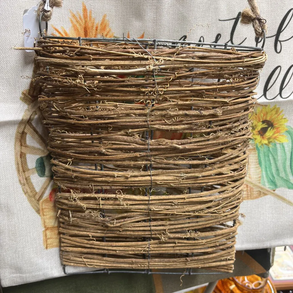 HANGING BASKET